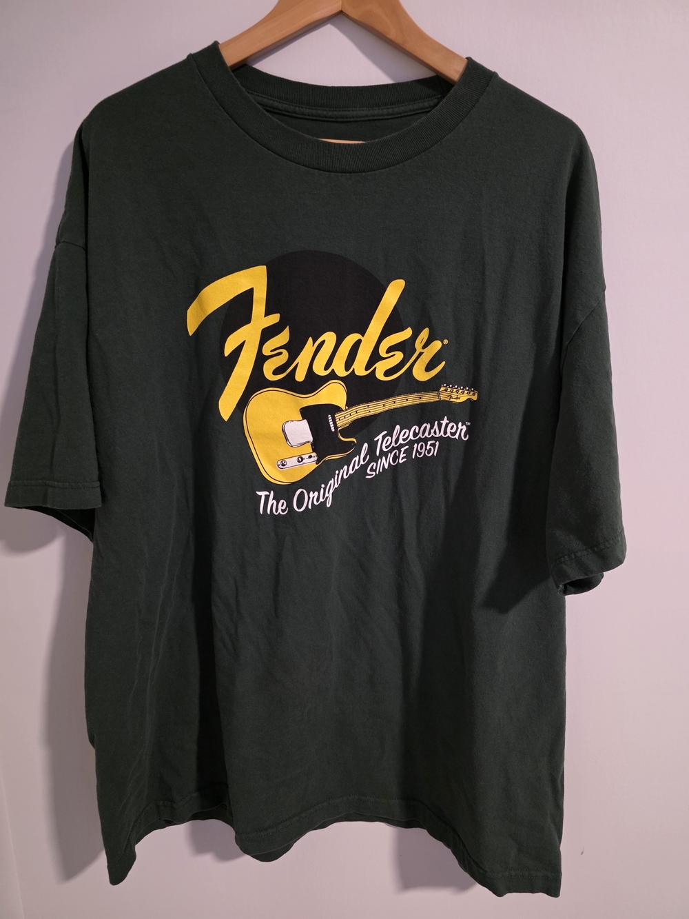 Fender Telecaster Graphic T-Shirt XXL Green Yellow Guitar Band Tee 100% Cotton